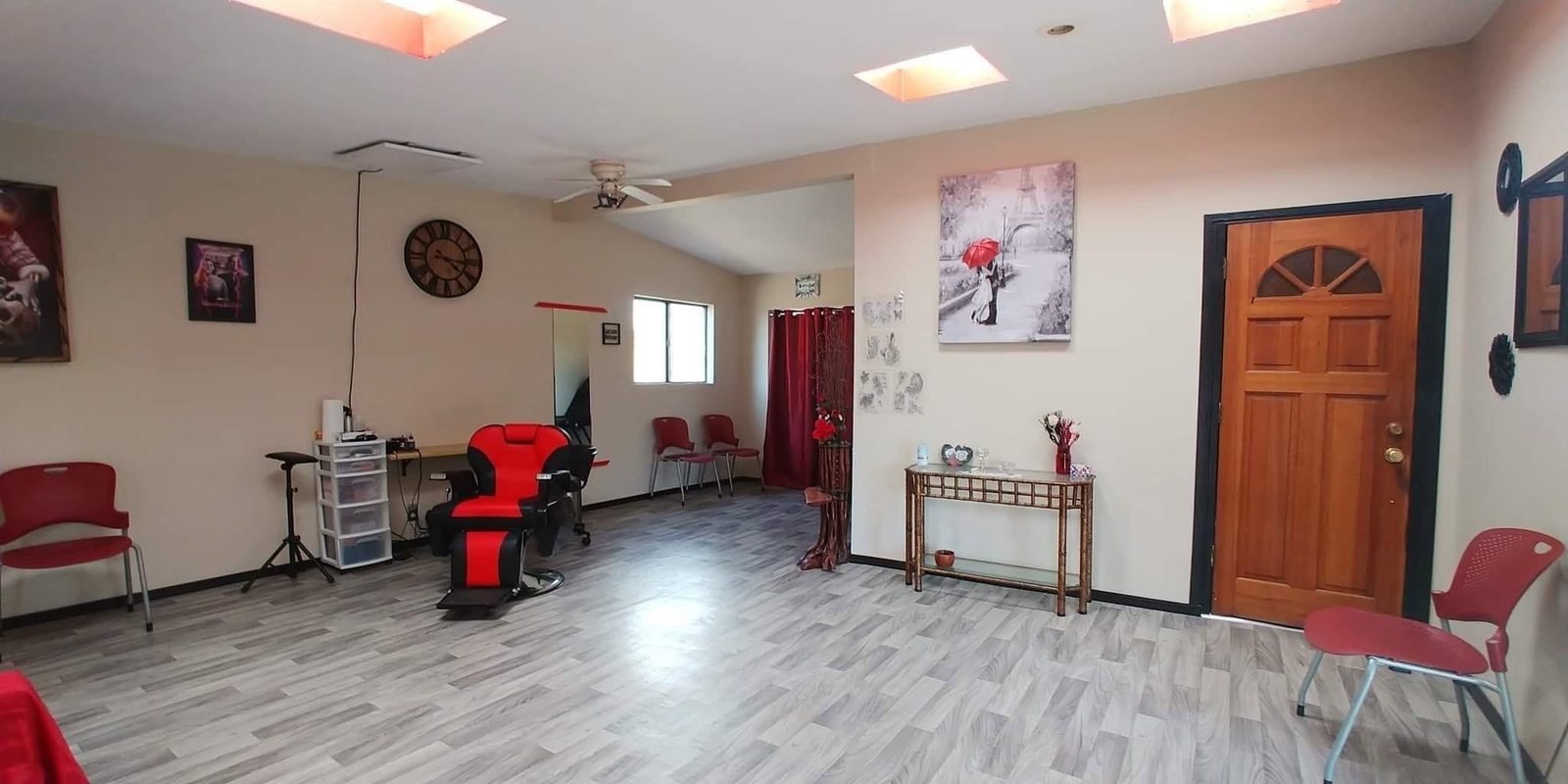 The front room at Bert's Ink